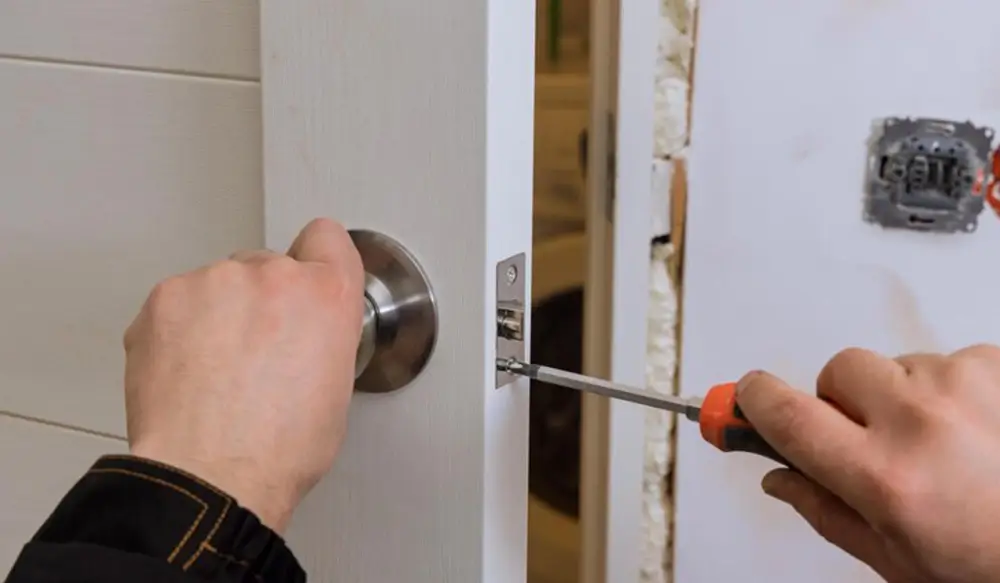 Apertura porte bloccate Savona 247